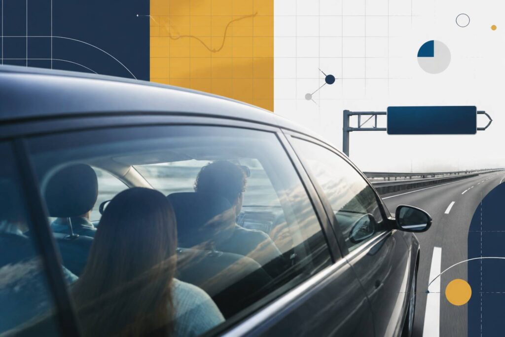 Voiture sur autoroute avec des passagers partageant un trajet